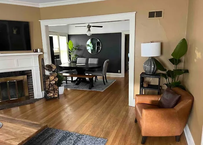 Beautiful Luxury Suite B Of Shorewood Home
