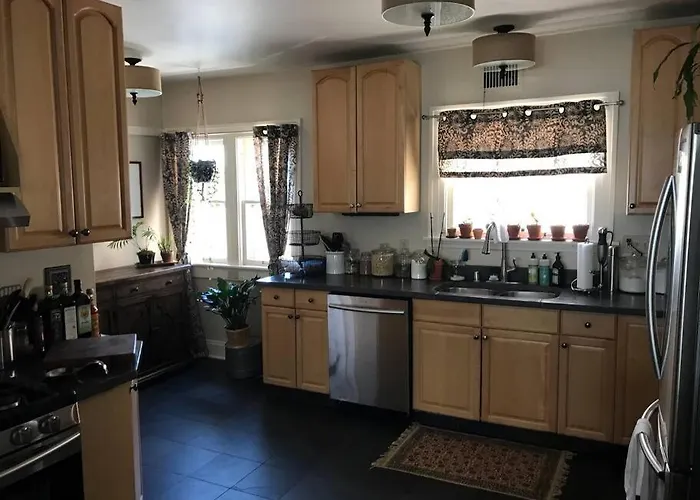 Beautiful Luxury Suite A Of Shorewood Home