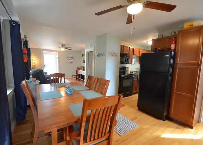 Riverfront Retreat! Water Front And Dog Friendly!