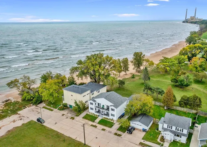 Beachside Condo W Stunning Lake Views